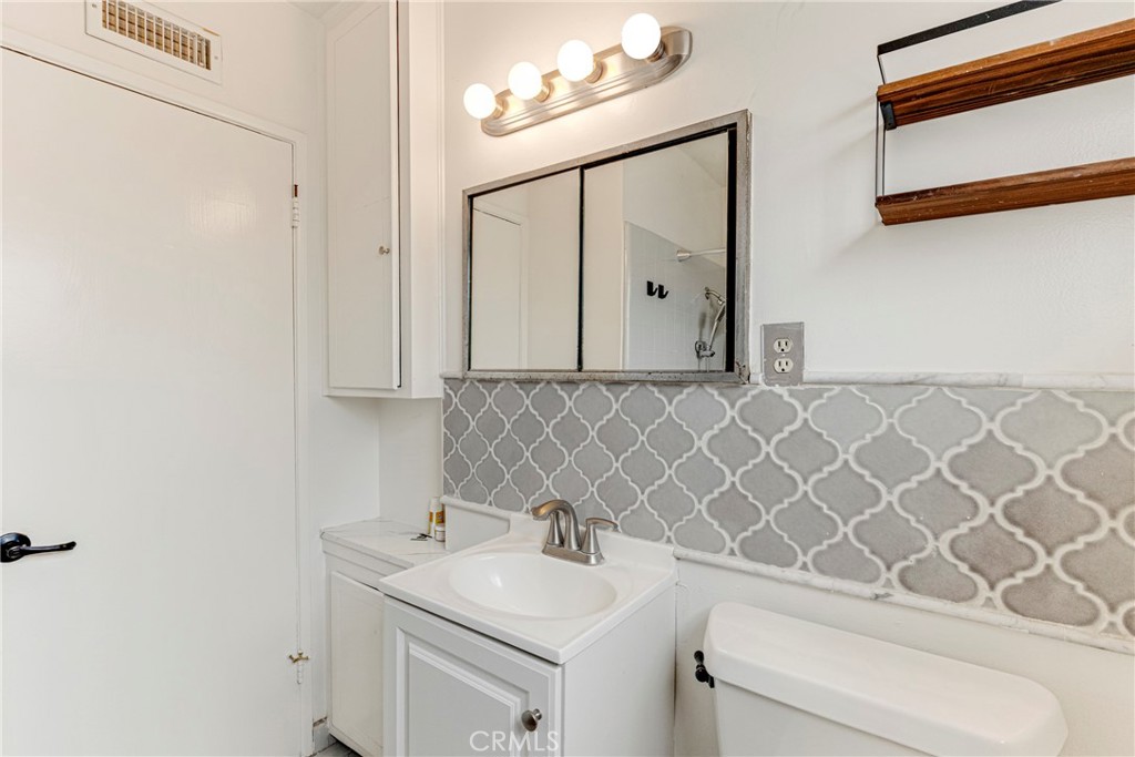 16506 Halsted Street Property Photo 14