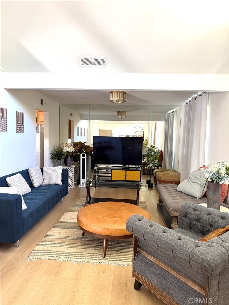 10215 Larwin Property Photo 5