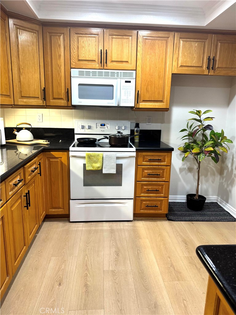 10215 Larwin Property Photo 12