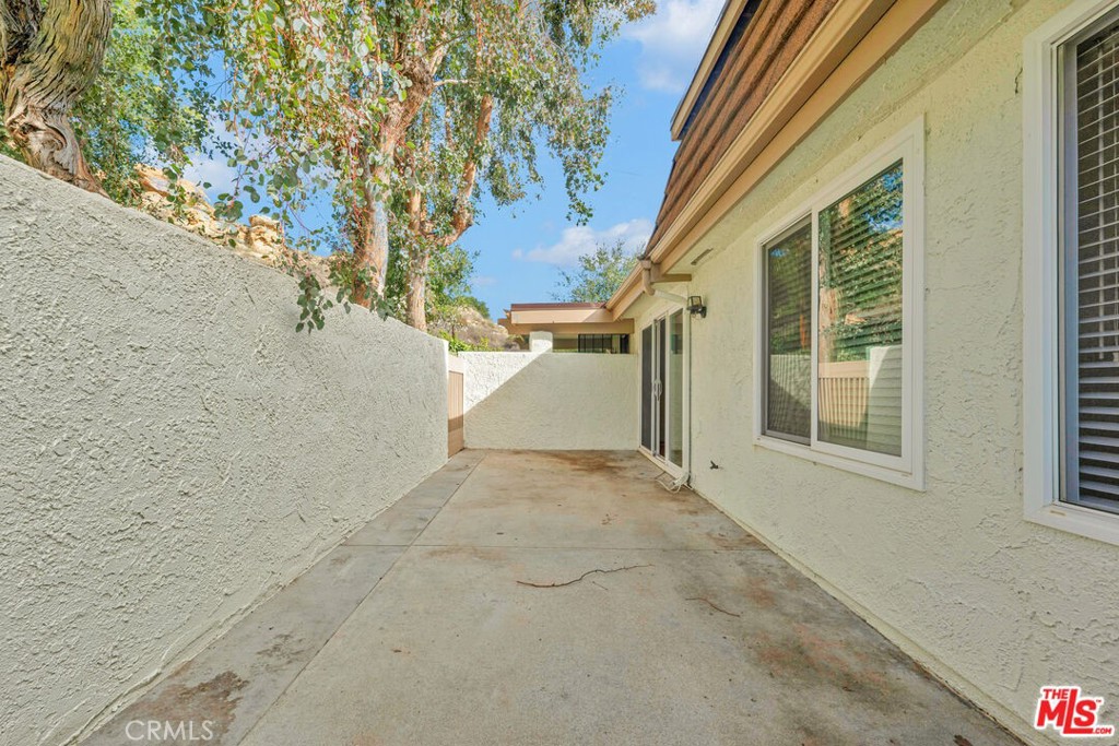 10215 Larwin Property Photo 22