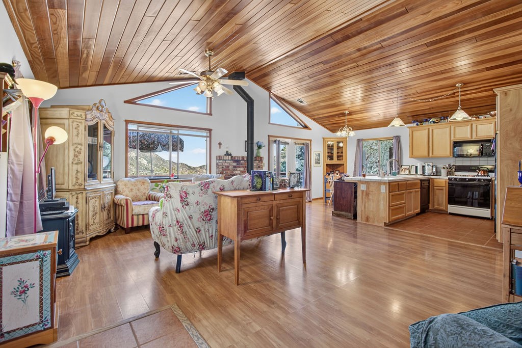 13604 Madera Property Photo 8