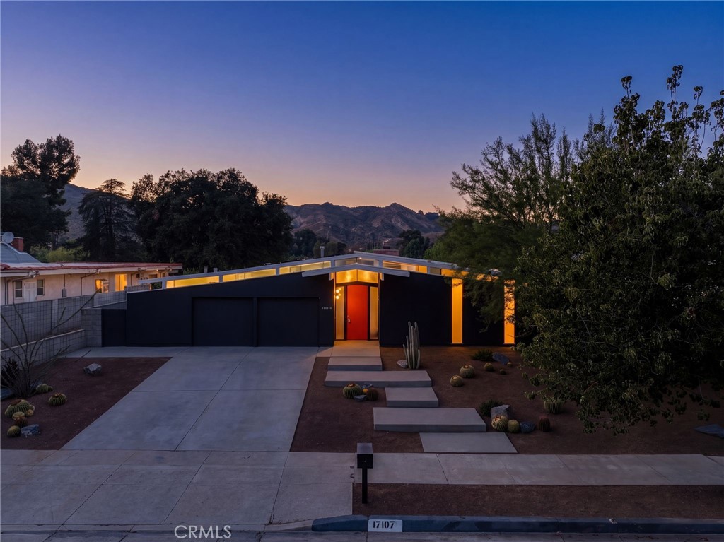 17107 Lisette Property Photo 1