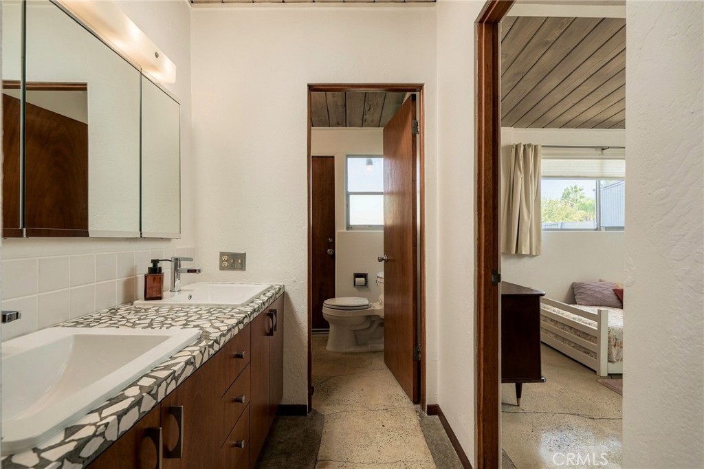 17107 Lisette Property Photo 32