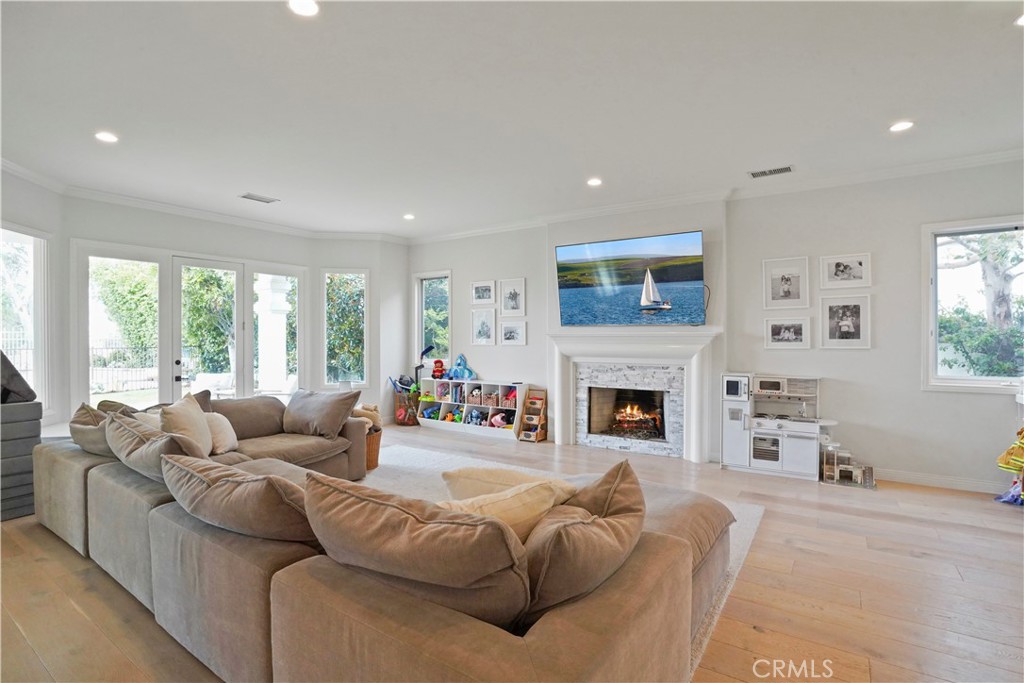 25418 Cumberland Property Photo 6