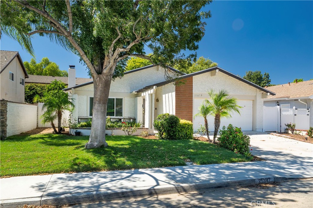 25347 Via Oriol Property Photo 2