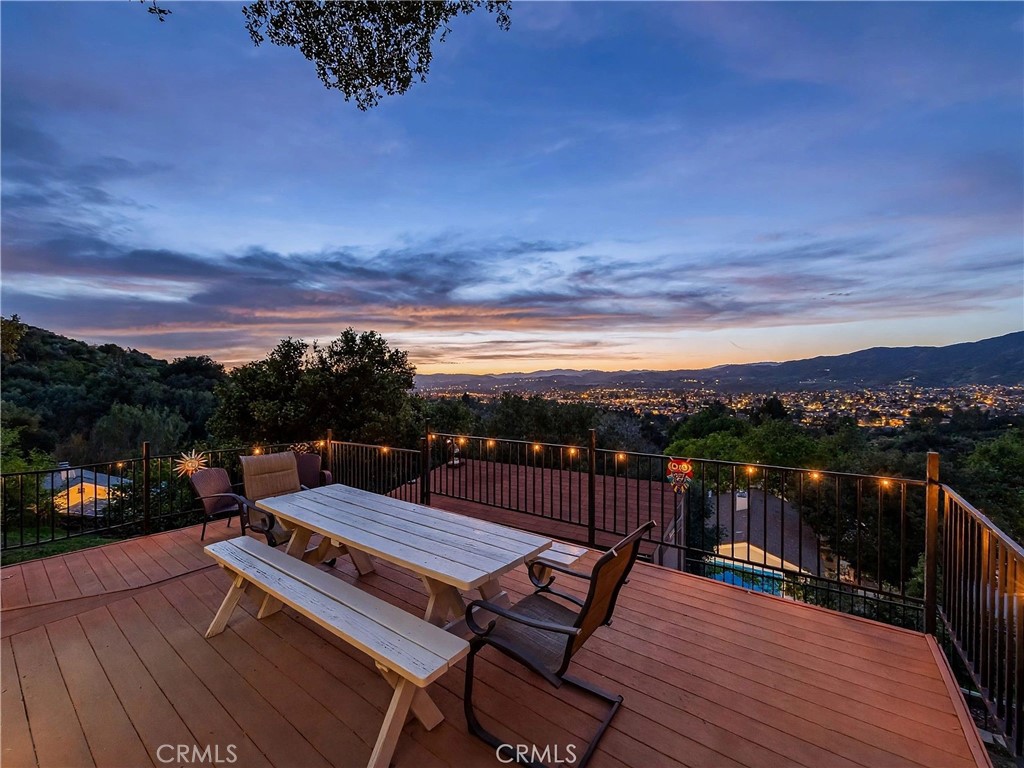 1059 Alta Vista Property Photo 1