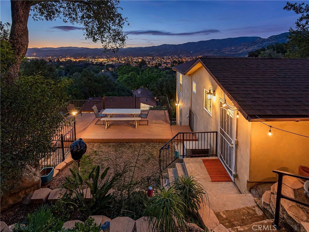 1059 Alta Vista Property Photo 3