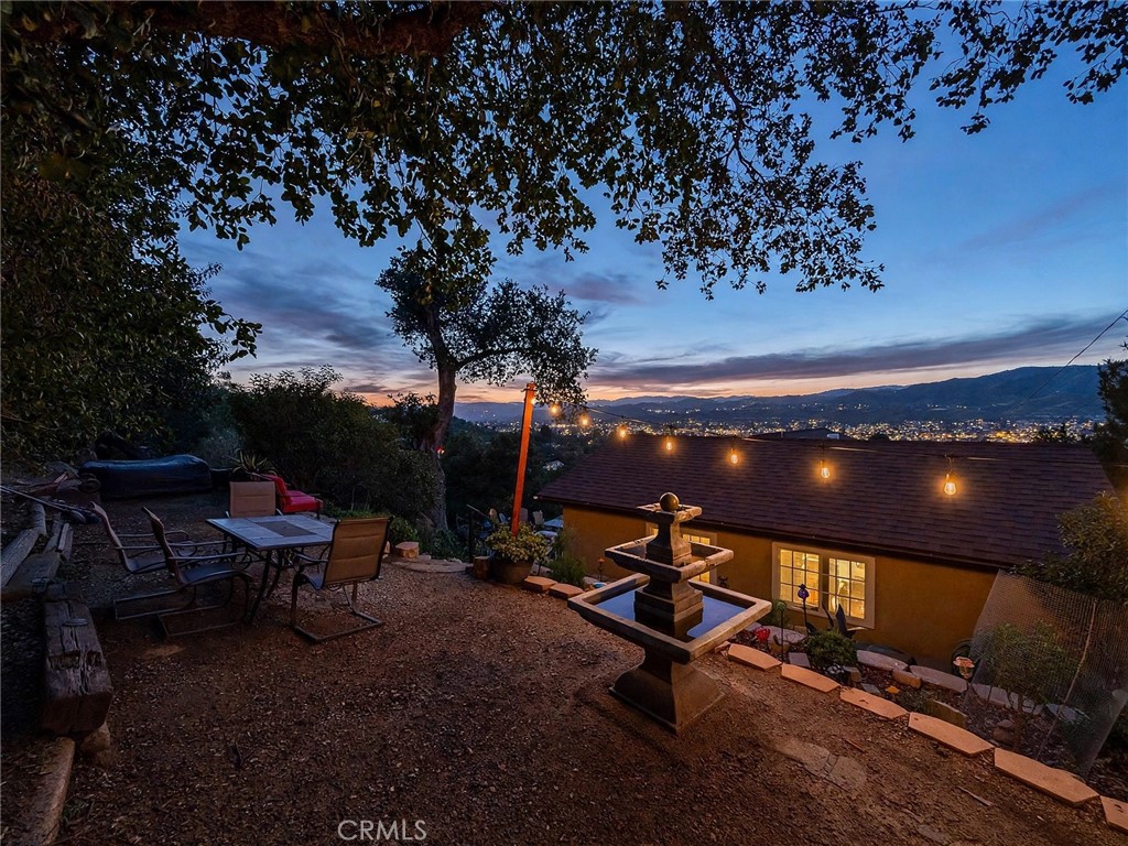 1059 Alta Vista Property Photo 4