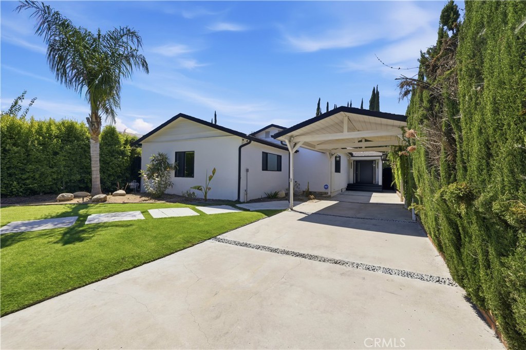 5527 Beckford Avenue Property Photo 1