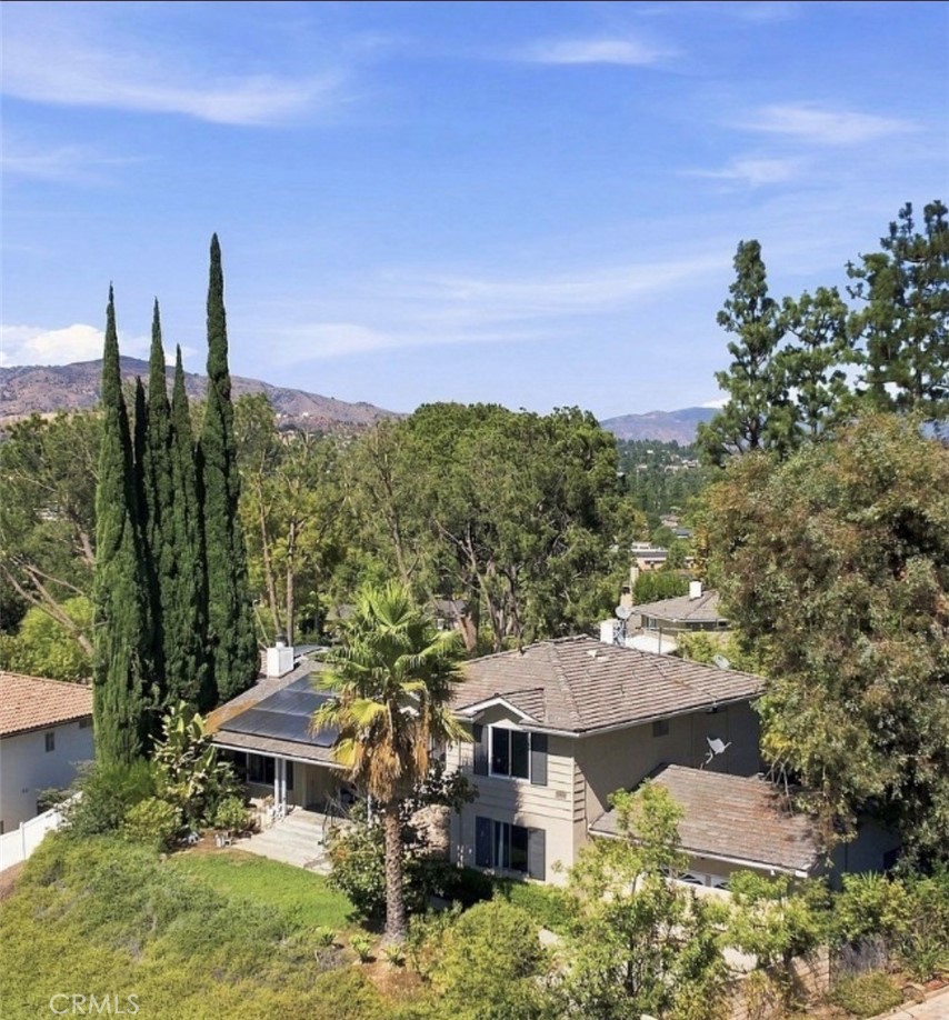 10640 Sylvia Ave Property Photo 3