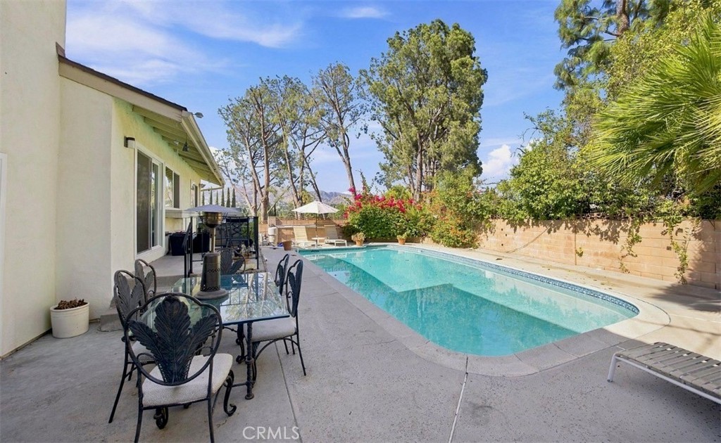 10640 Sylvia Ave Property Photo 27
