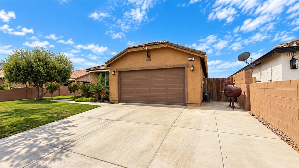 1209 El Camino Real Property Photo 6