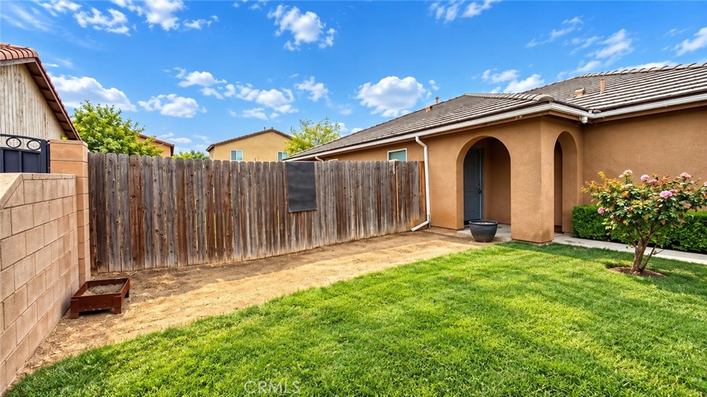 1209 El Camino Real Property Photo 7