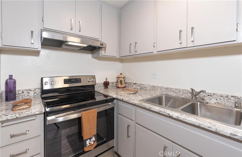 7301 Lennox Avenue D10 Property Photo 9