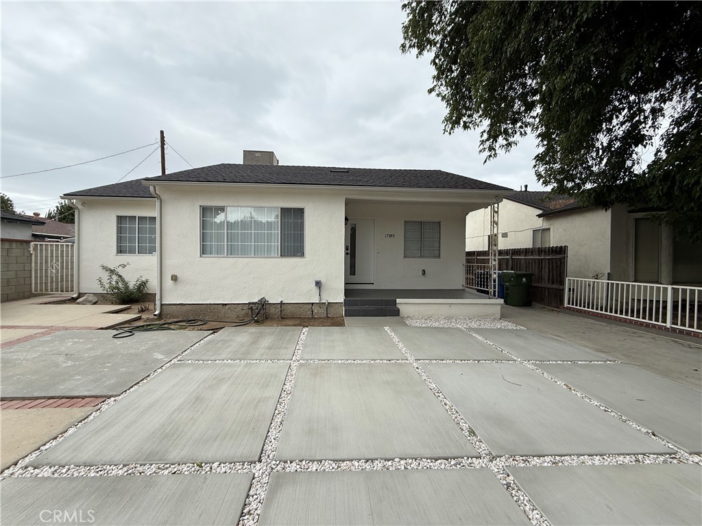 17845 Victory Blvd. Property Photo 1