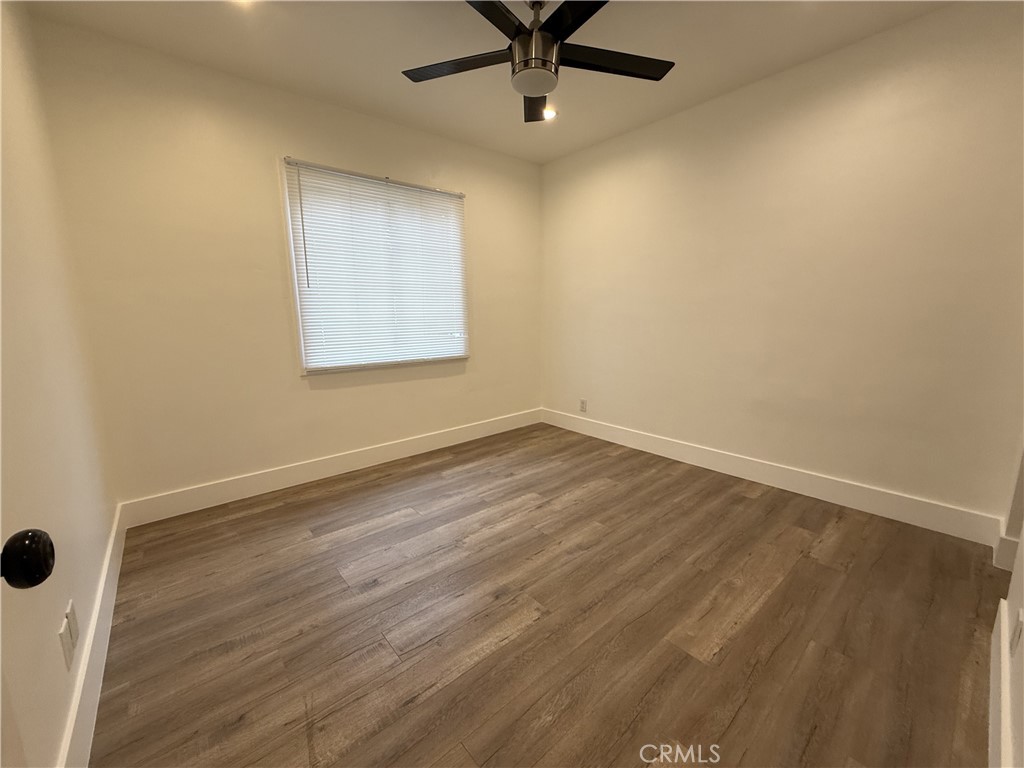 17845 Victory Blvd. Property Photo 12
