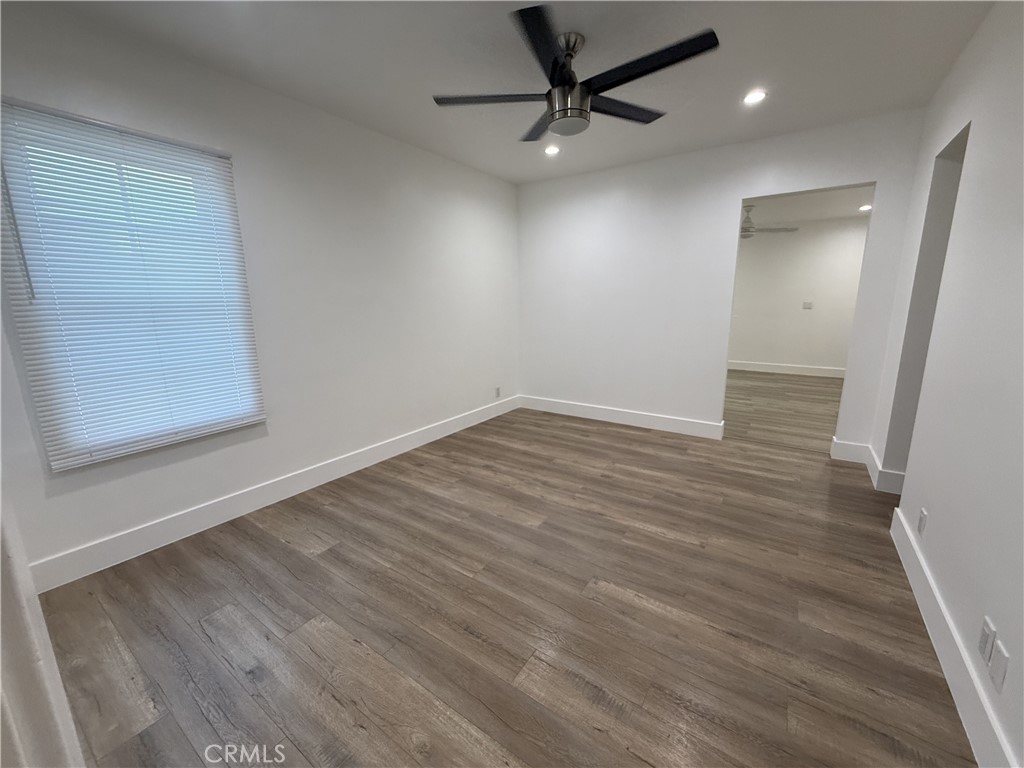 17845 Victory Blvd. Property Photo 13