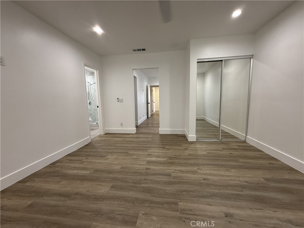 17845 Victory Blvd. Property Photo 33