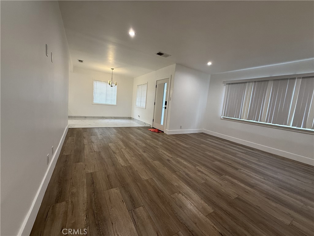 17845 Victory Blvd. Property Photo 34