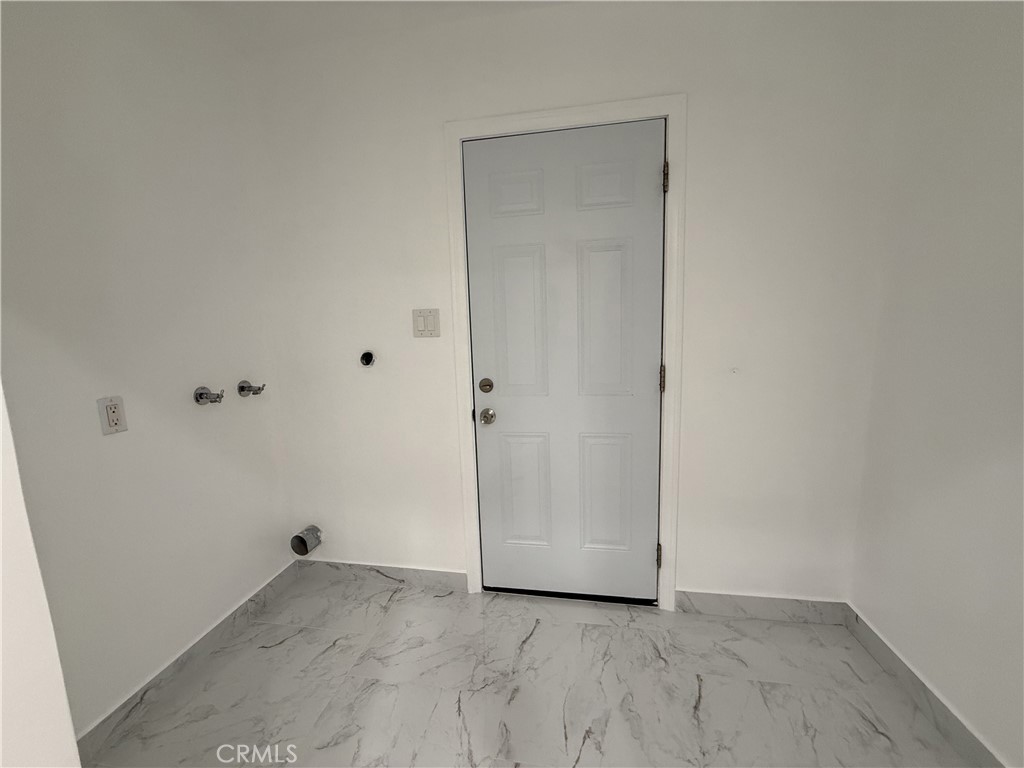 17845 Victory Blvd. Property Photo 40