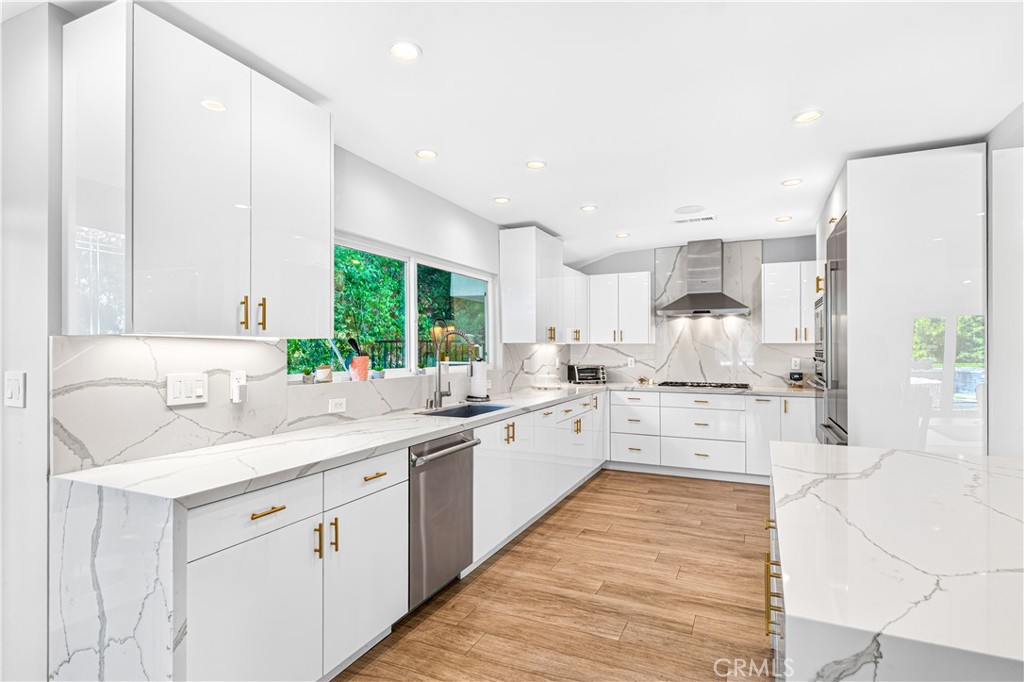 19541 Greenbriar Drive Property Photo 11