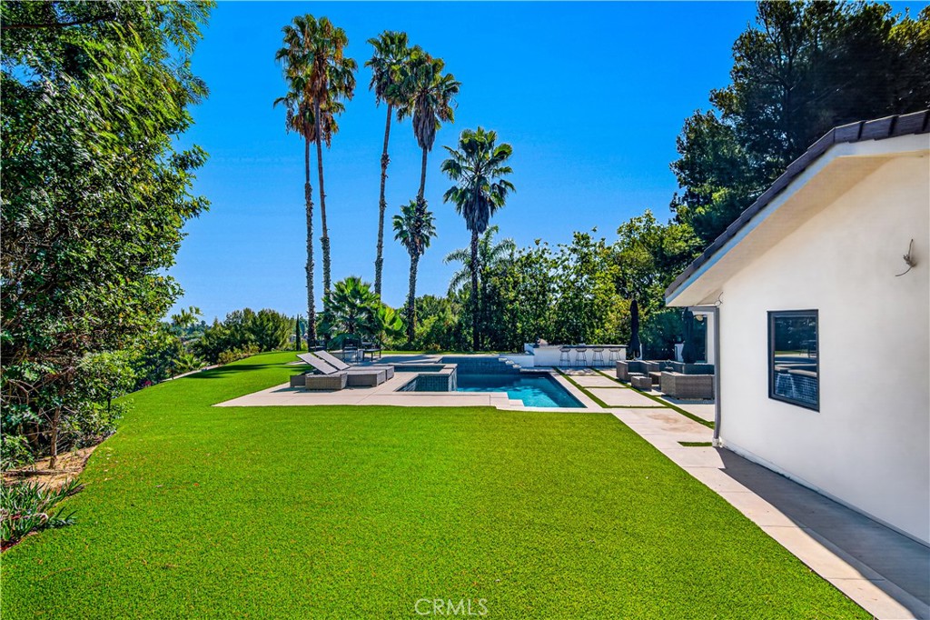 19541 Greenbriar Drive Property Photo 40