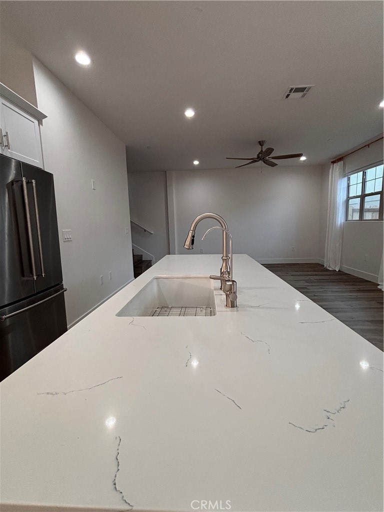 366 S Halcyon Road Property Photo 4