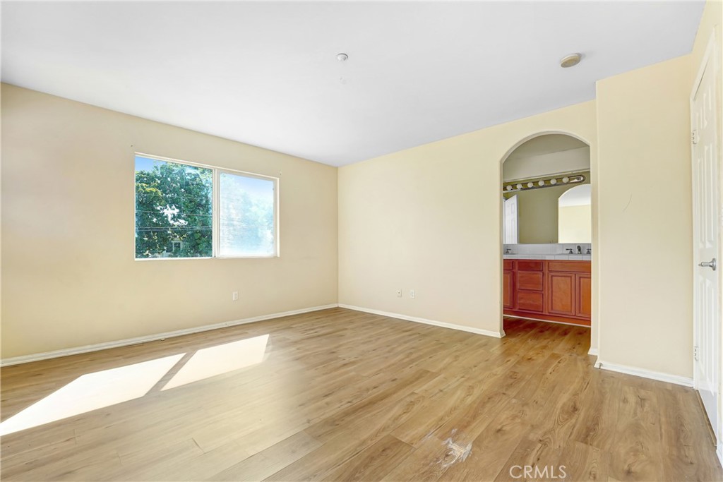 9315 Burnet Ave 117 Property Photo 10