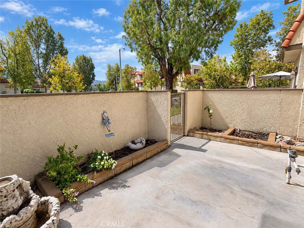 27650 Ironstone Drive 3 Property Photo 4