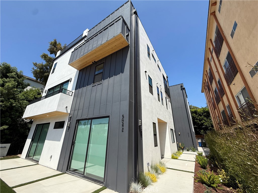5042 Laurel Canyon Boulevard Property Photo 1