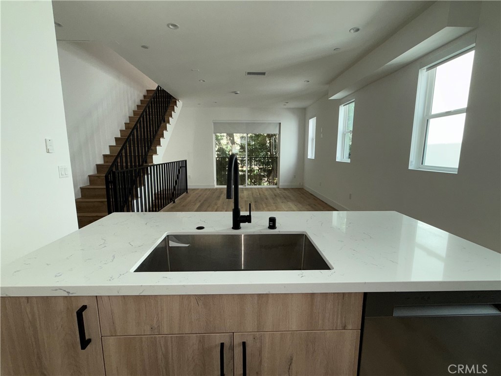 5042 Laurel Canyon Boulevard Property Photo 6