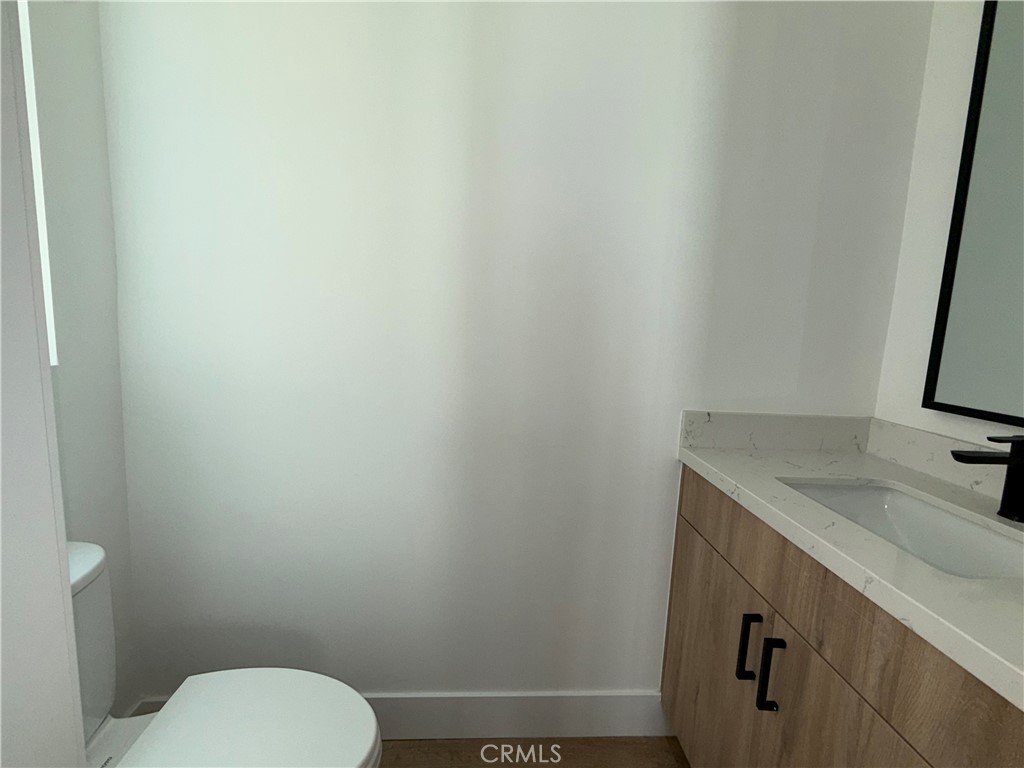 5042 Laurel Canyon Boulevard Property Photo 7