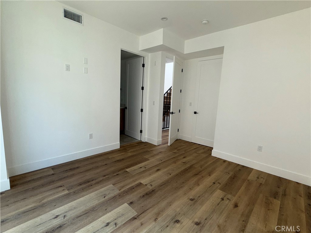 5042 Laurel Canyon Boulevard Property Photo 14