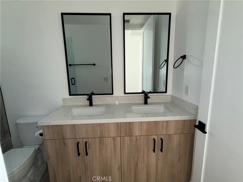 5042 Laurel Canyon Boulevard Property Photo 17