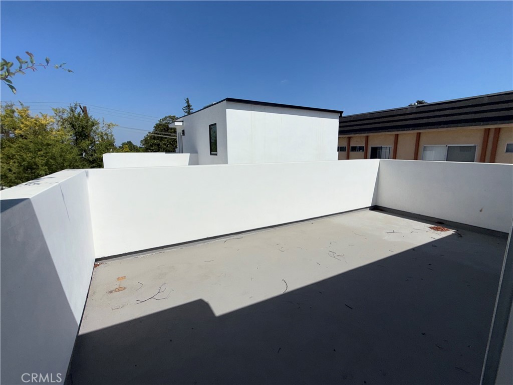 5042 Laurel Canyon Boulevard Property Photo 21