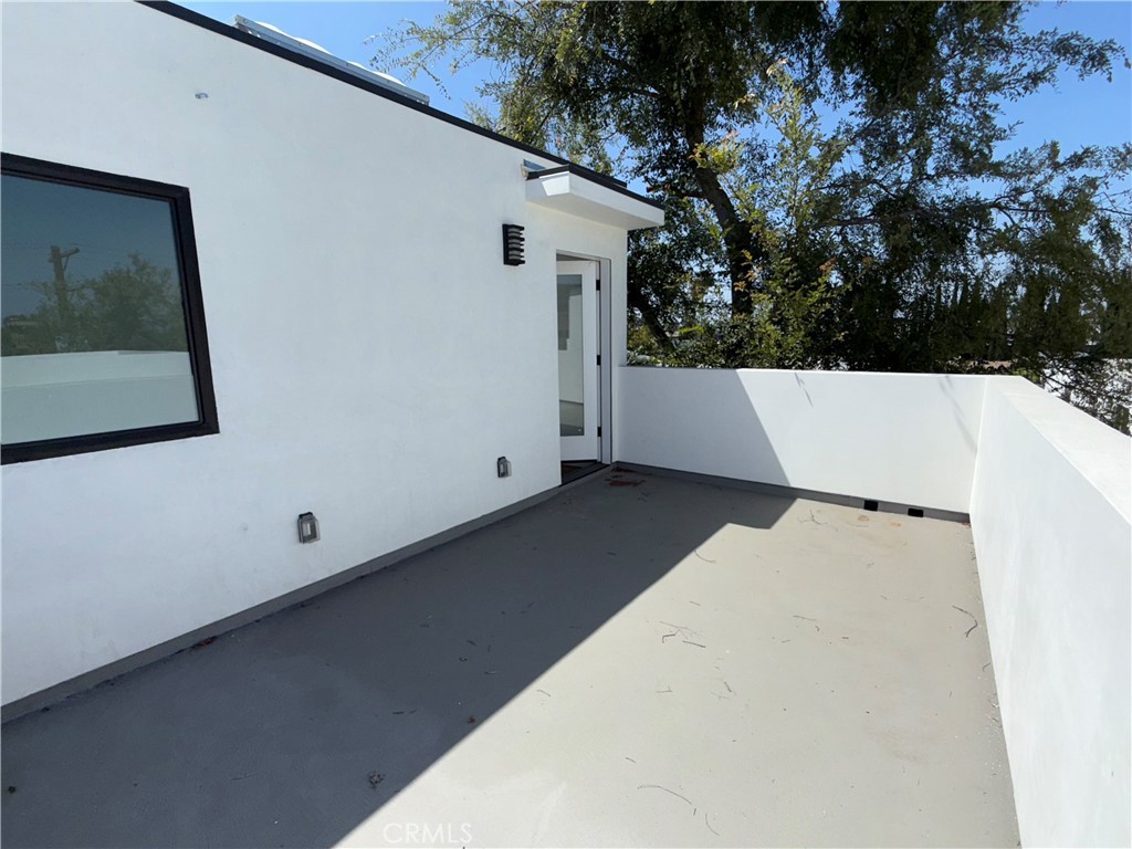 5042 Laurel Canyon Boulevard Property Photo 22