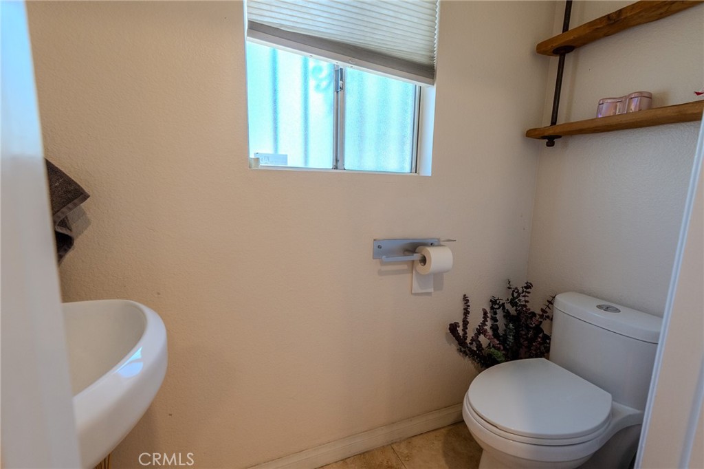 1665 N Fillmore Ave Property Photo 19