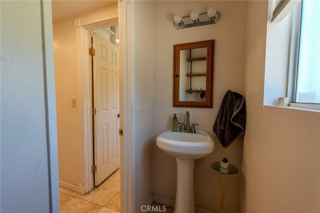 1665 N Fillmore Ave Property Photo 20