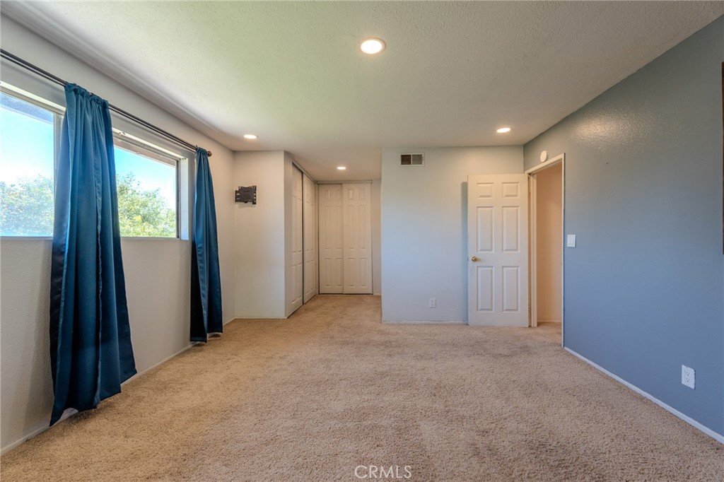 1665 N Fillmore Ave Property Photo 35