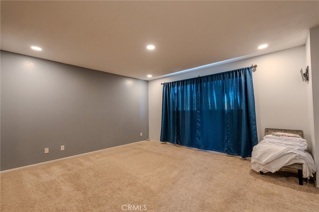 1665 N Fillmore Ave Property Photo 37