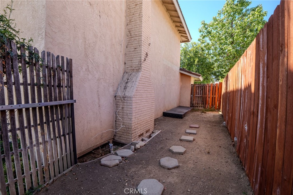 1665 N Fillmore Ave Property Photo 49