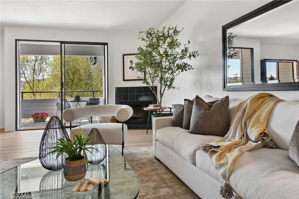 13331 Moorpark 223 Property Photo 6