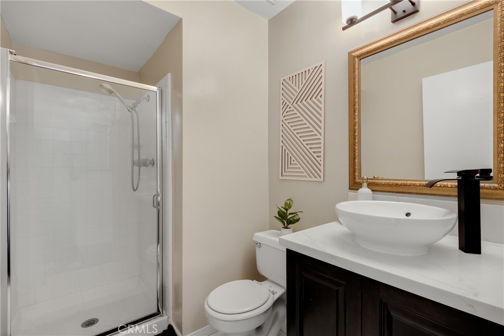 6021 Lindley Avenue 12 Property Photo 12