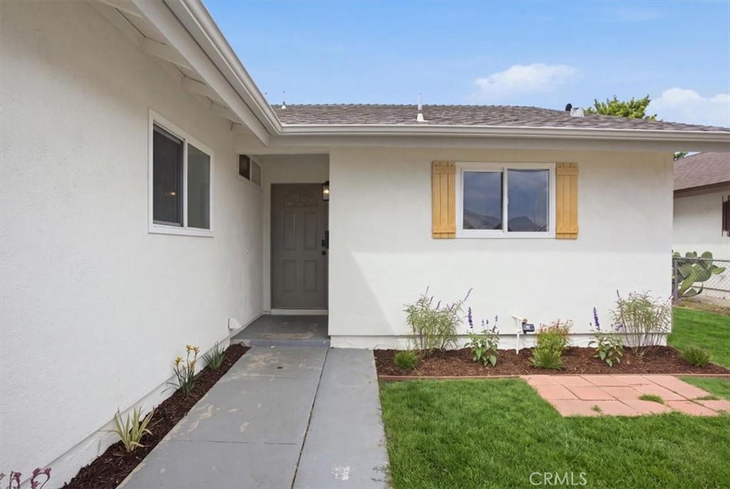 221 Vegas Drive Property Photo 2