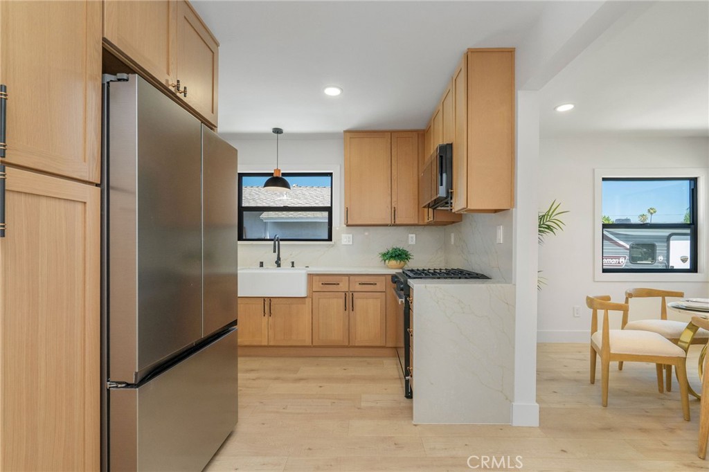 17200 Lanark Street Property Photo 4