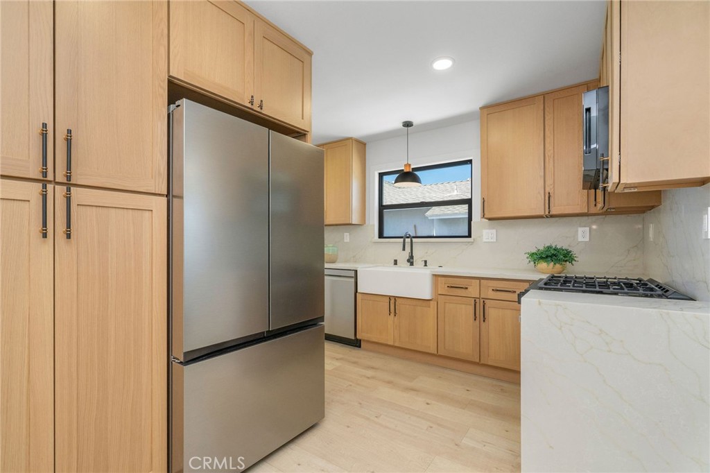 17200 Lanark Street Property Photo 5
