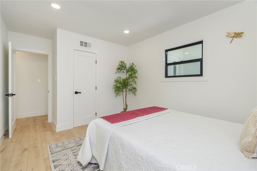 17200 Lanark Street Property Photo 13