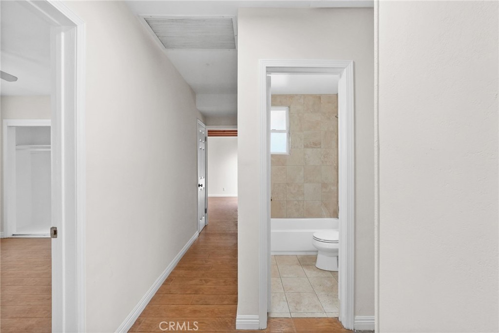 15115 Leadwell Street Property Photo 11