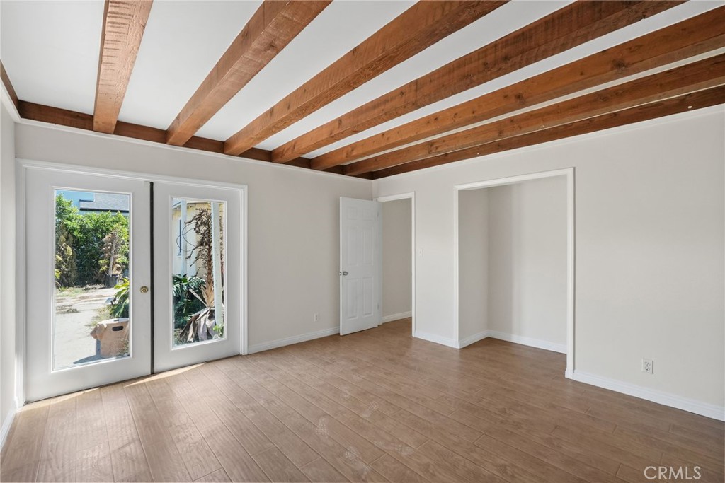 15115 Leadwell Street Property Photo 13