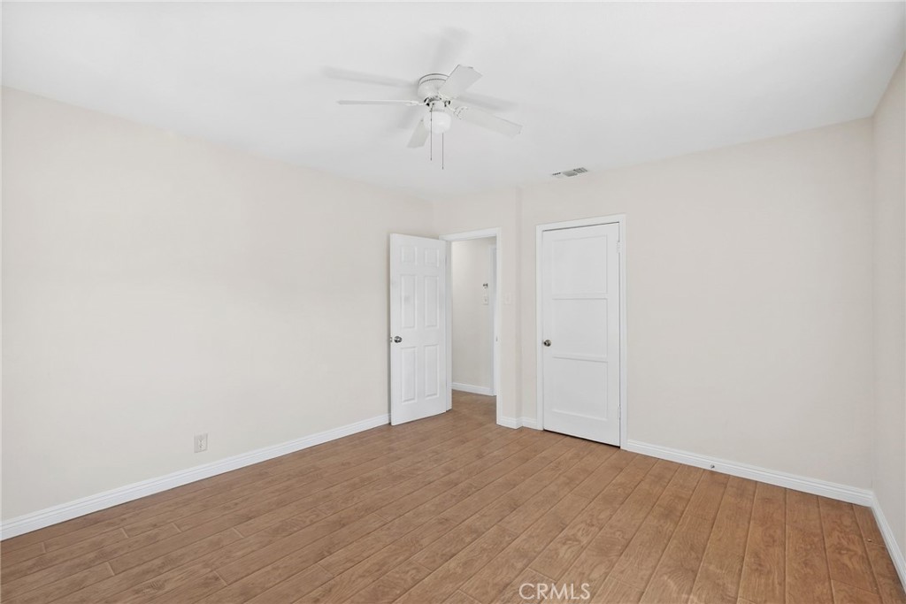 15115 Leadwell Street Property Photo 18